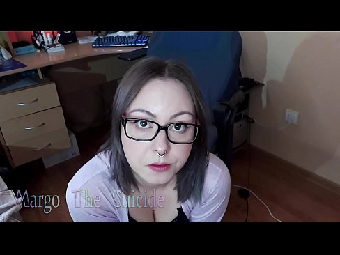 ❤️ Ọmọbinrin ti o ni gbese pẹlu awọn gilaasi buruja Dildo jinna lori Kamẹra ❤️❌ Ohun onihoho didara ️❤